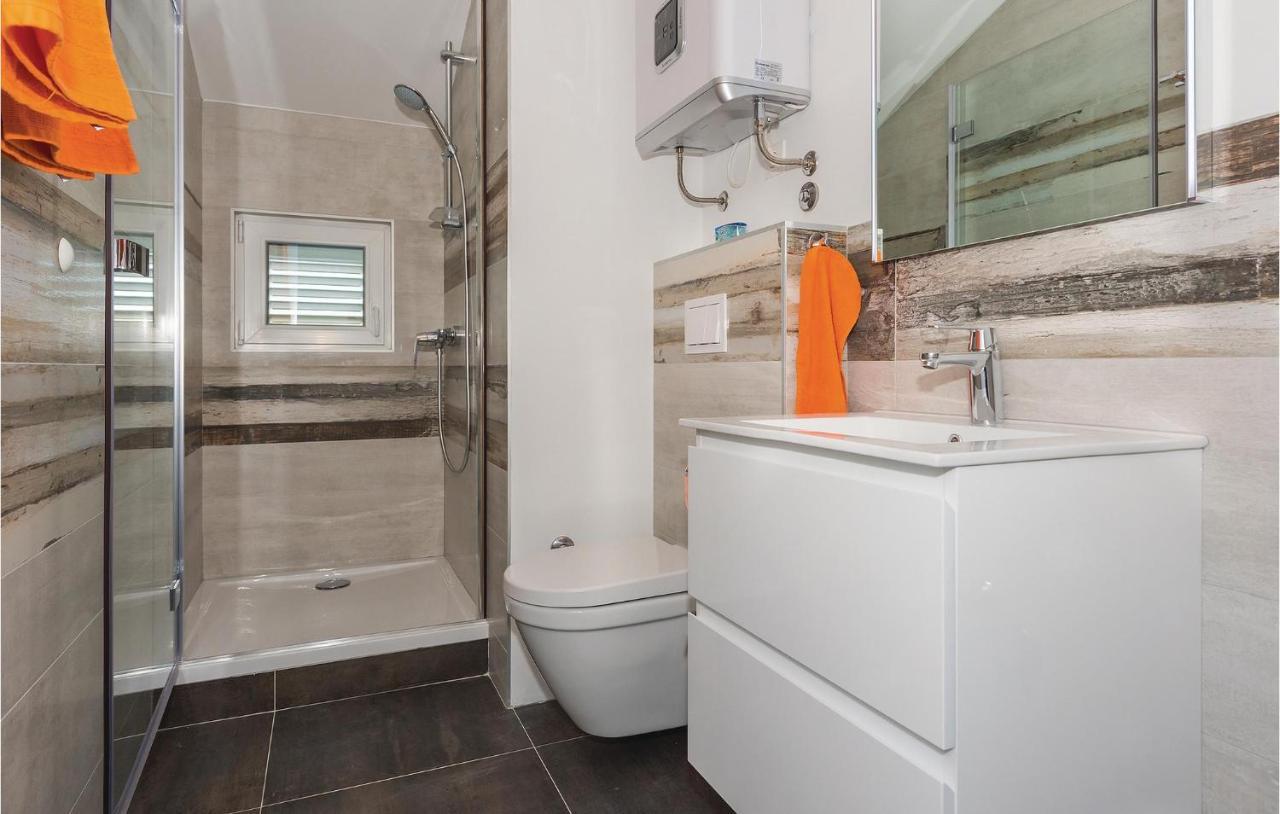 Cozy Apartment In Brodarica With Wifi Zewnętrze zdjęcie
